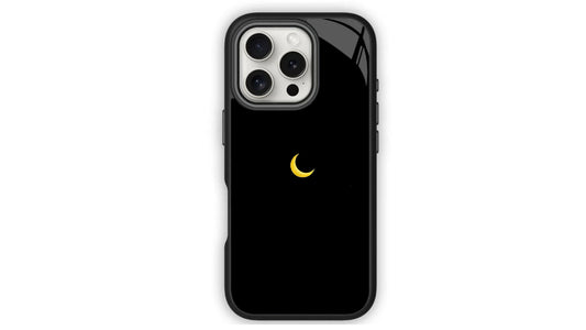Golden Crescent Moon Phone Case – Simple Night Sky Elegance