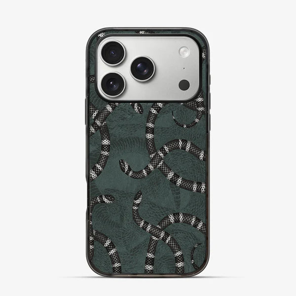 Black Snake Aesthetic Phone Case – Dark Y2K Reptile Pattern Cover