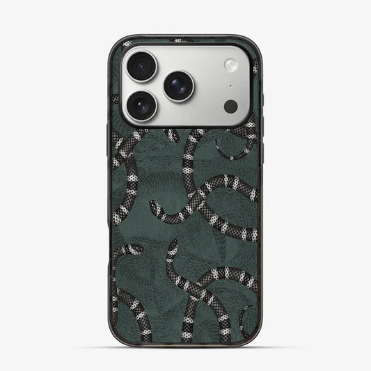 Black Snake Aesthetic Phone Case – Dark Y2K Reptile Pattern Cover